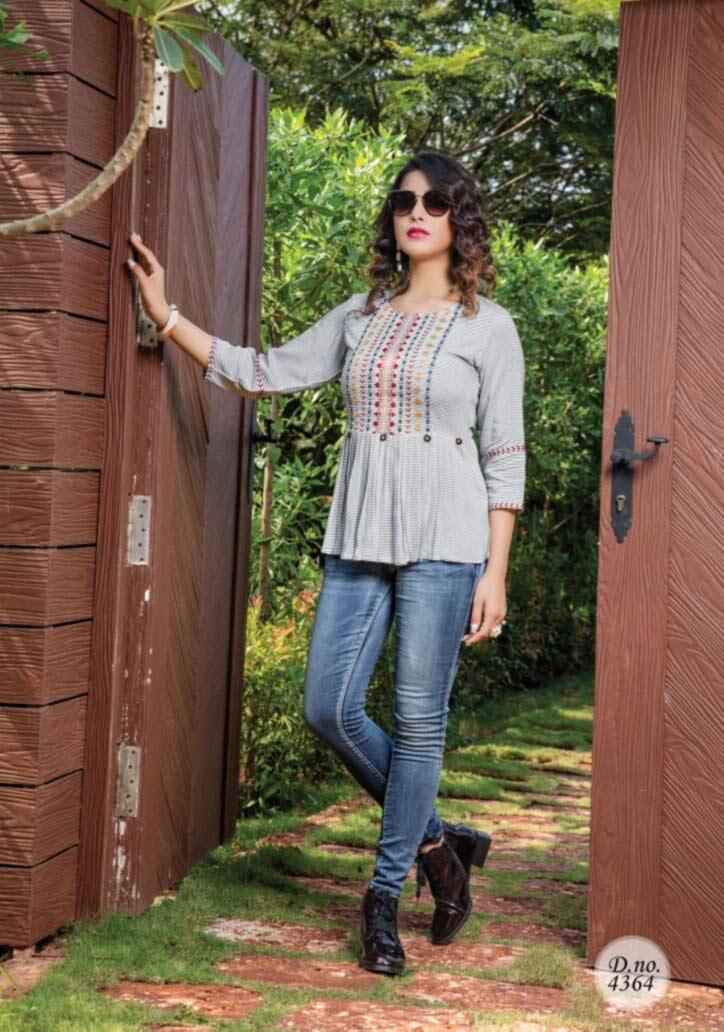 Topsy Vol-10 Embroidery Short Tops Set Topsy Vol-10 Embroidery Short Tops Set
